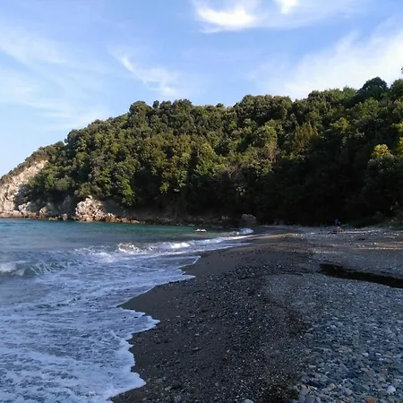 Seaside - Psarolakas, Karitsa, Larissa